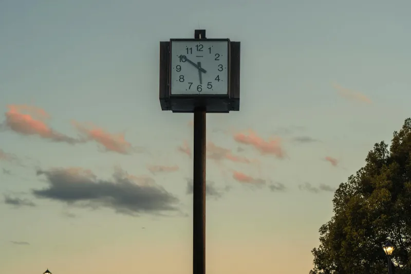 The Weekend That Railroad Barons Secretly Rewrote Every American Clock